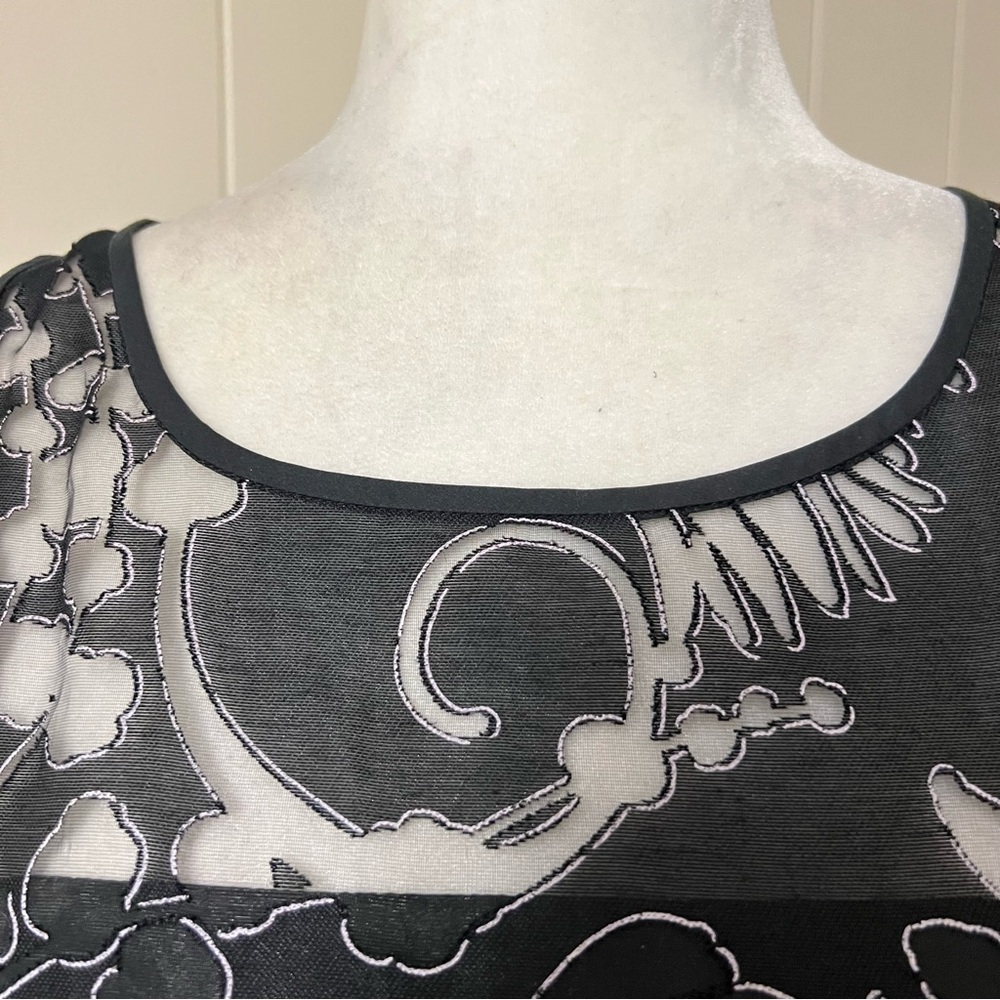 White House Black Market Floral black & white Lace Dress with Bow 6 NWT - Picture 9 of 11